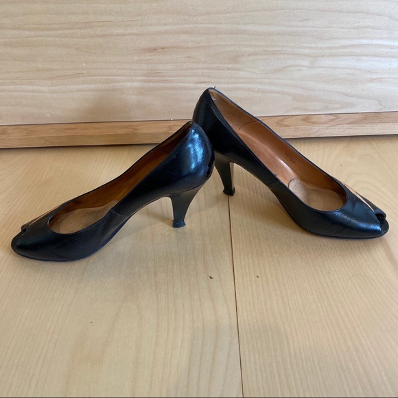 Black Vintage Rolina Ferragamo heals. - Picture 3 of 16